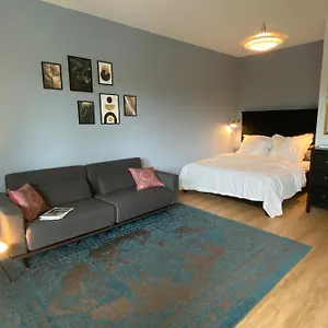 Beautiful With Balcony Apartment Berlin